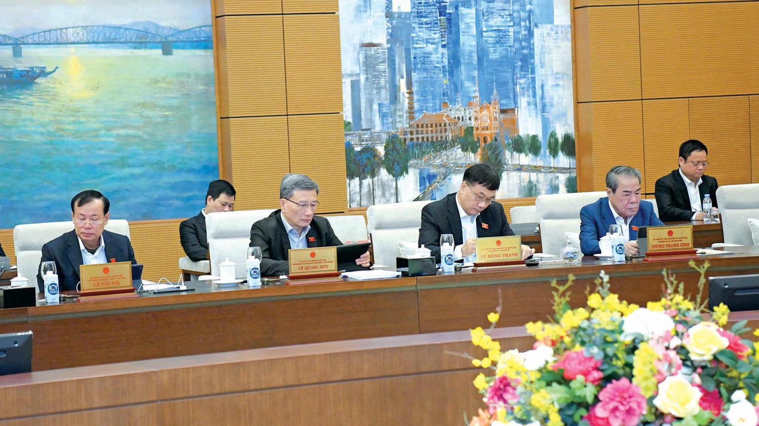 Các đại biểu tham dự phiên họp