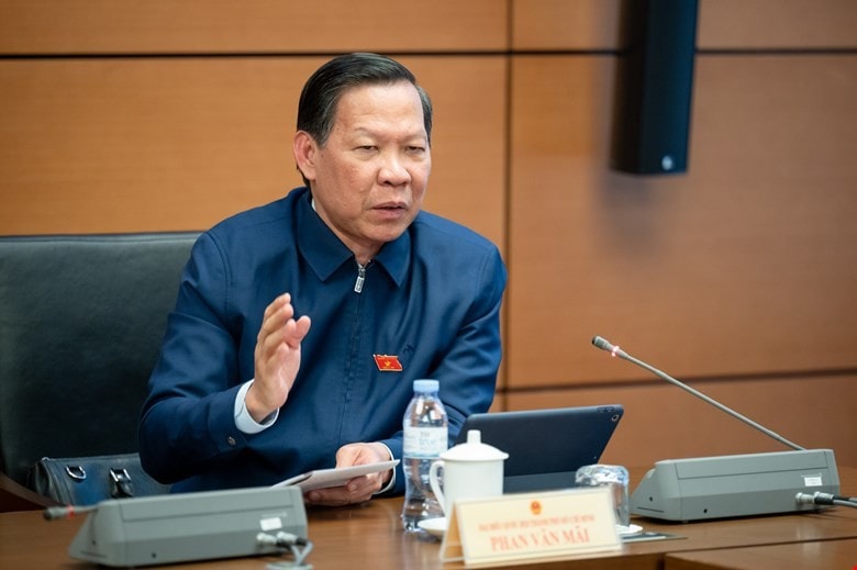 ĐBQH Phan Văn Mãi (TP. Hồ Chí Minh) phát biểu. Ảnh: T.Chi