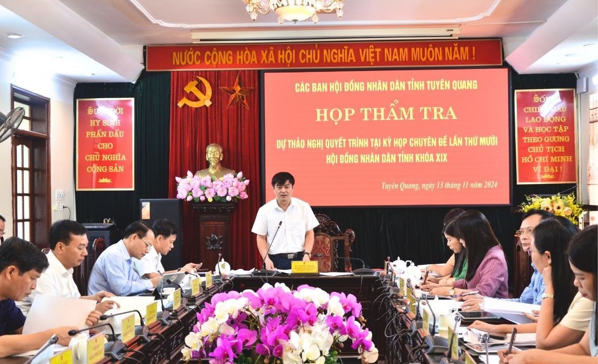 Các Ban HĐND tỉnh Tuyên Quang tổ chức phiên họp thẩm tra dự thảo nghị quyết trình tại Kỳ họp chuyên đề lần thứ 10. Ảnh: Thu Hương