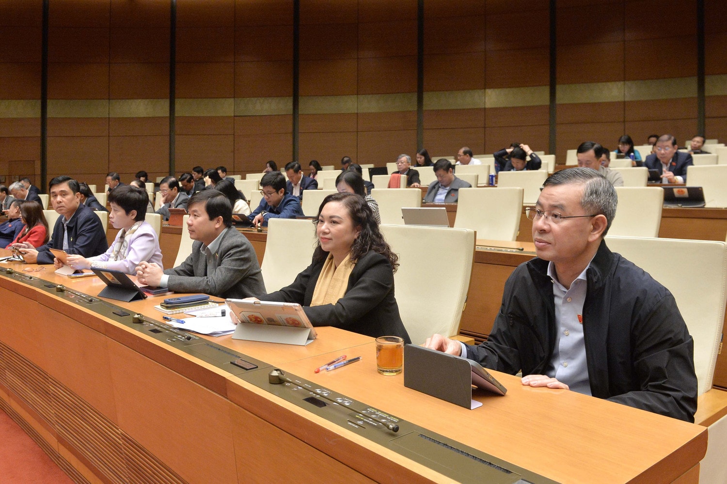 Các đại biểu dự một phiên họp tại Kỳ họp bất thường lần thứ Chín, Quốc hội khóa XV. Ảnh: Hồ Long