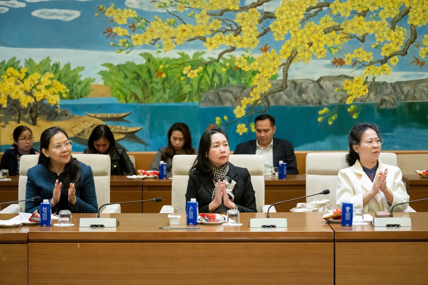 Các đại biểu tham dự phiên họp