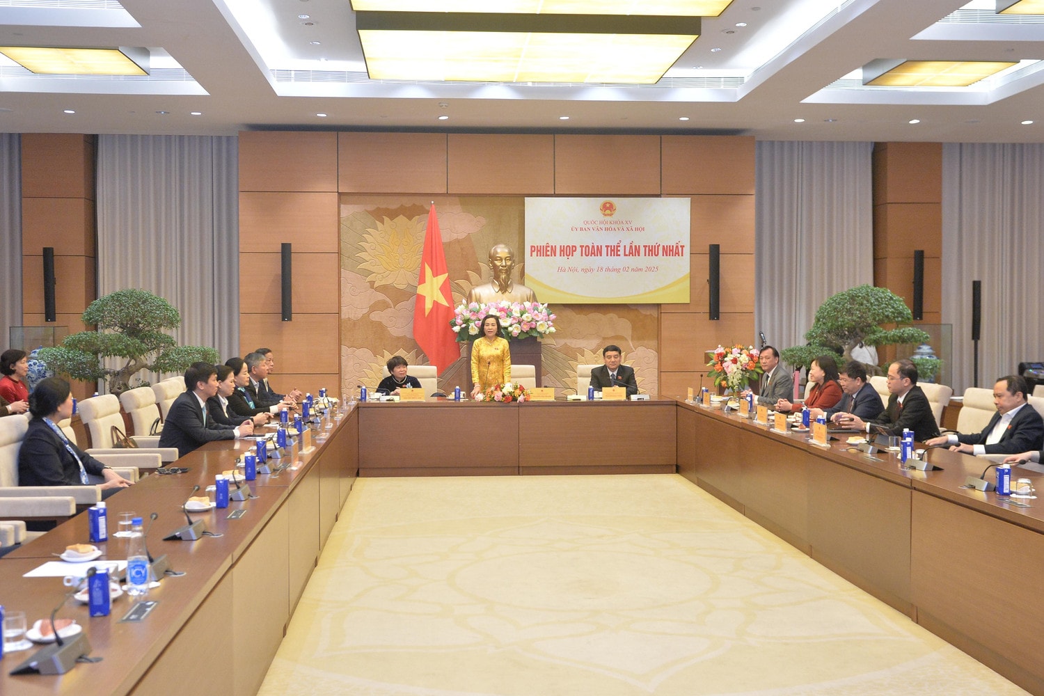 Toàn cảnh Phiên họp