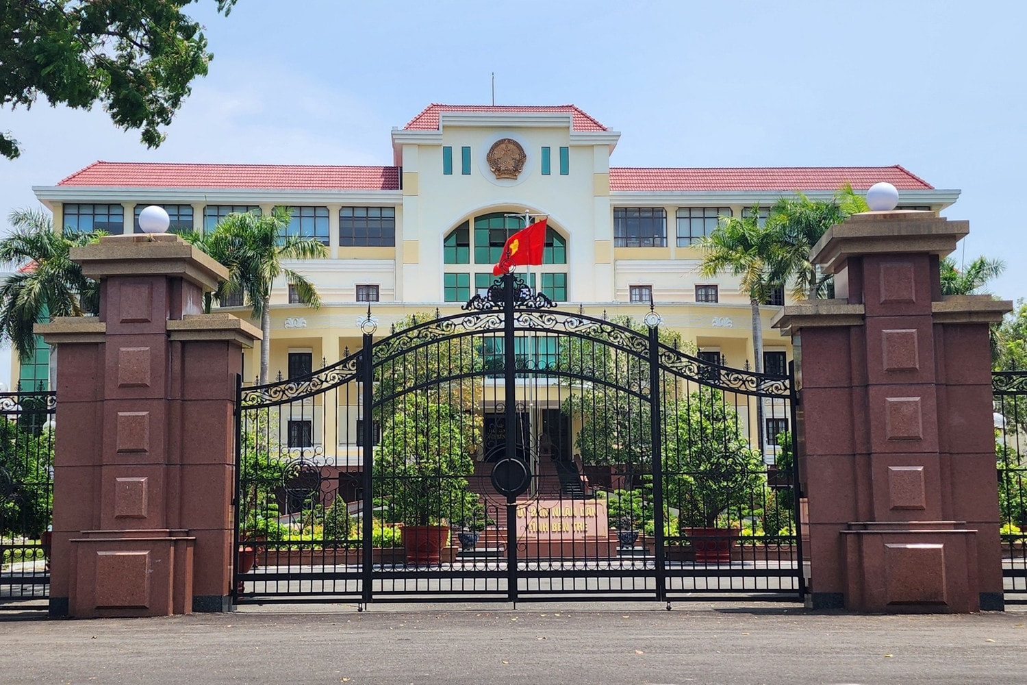 ubnd-tinh-ben-tre-6688.jpg