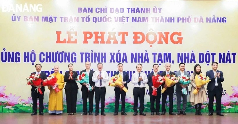 At a fund raising event for the substandard housing elimination drive held in Da Nang in January 2025. (Photo: VNA) da-nang-18225-1.jpg