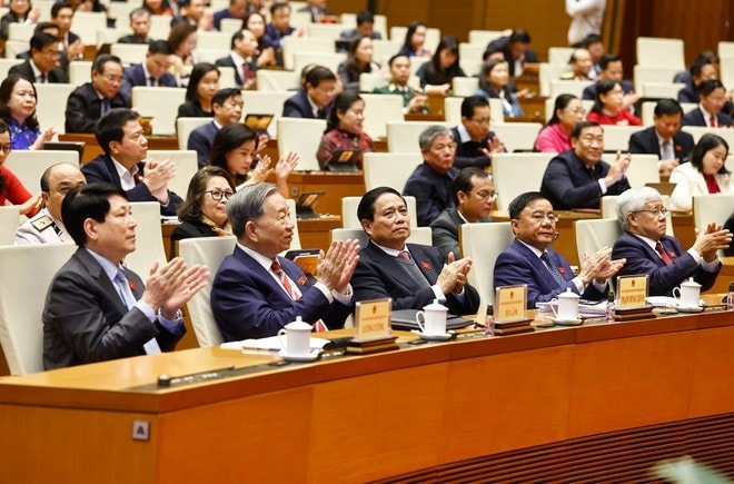 Vietnamese top leaders at the 15th National Assembly's 9th extraordinary session on February 19 (Photo: VNA) Vietnamese top leaders at the 15th National Assembly's 9th extraordinary session on February 19 (Photo: VNA)