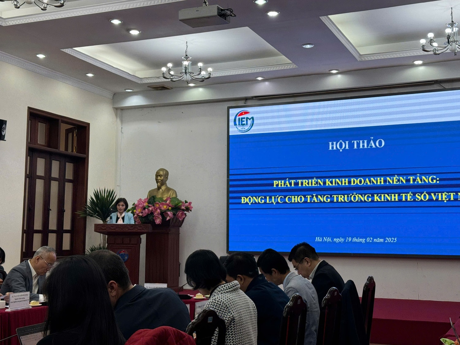 hoi-thao-2.jpg