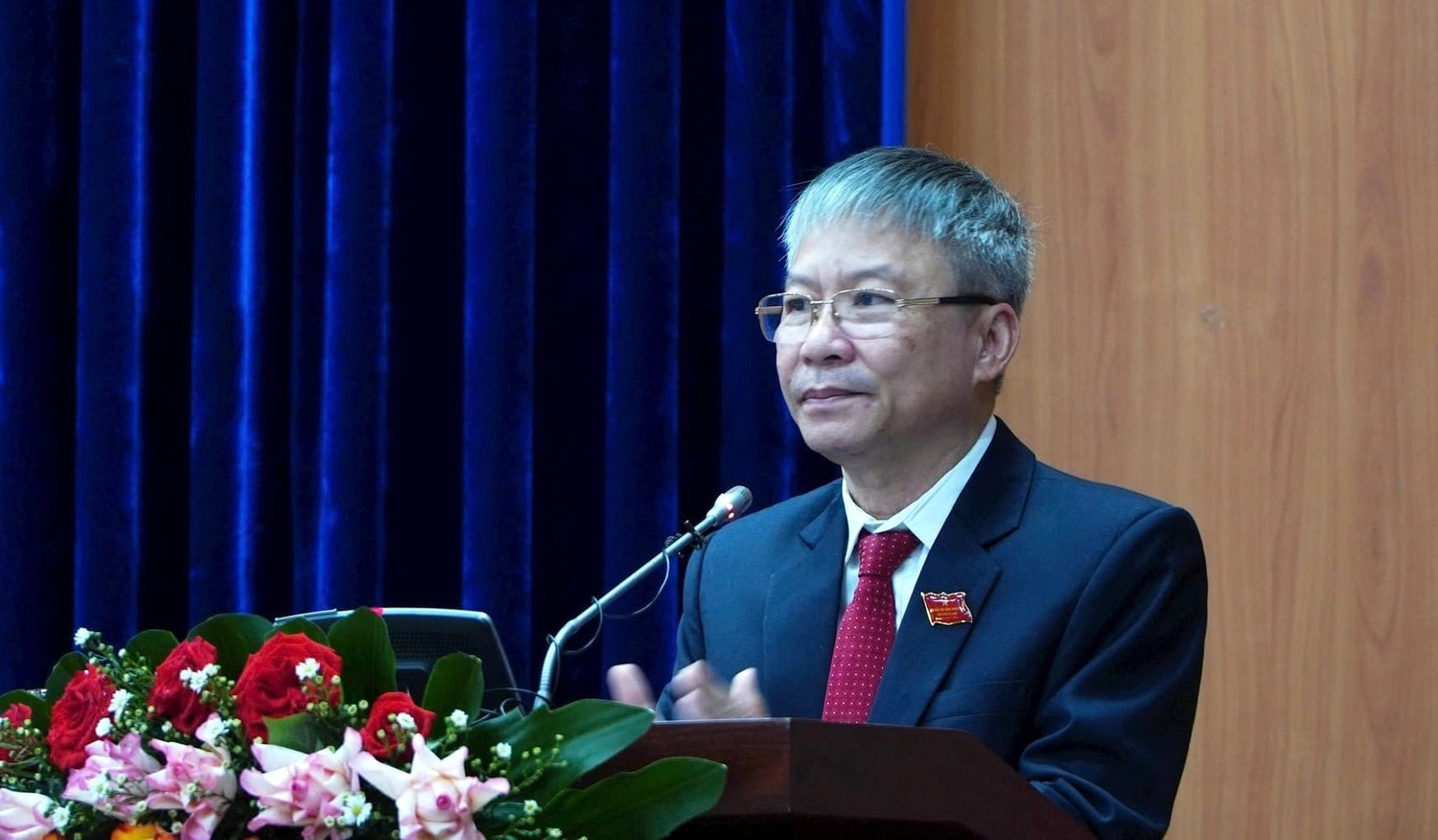Chủ tịch HĐND tỉnh Quảng Nam Nguyễn Đức Dũng phát biểu tại Kỳ họp