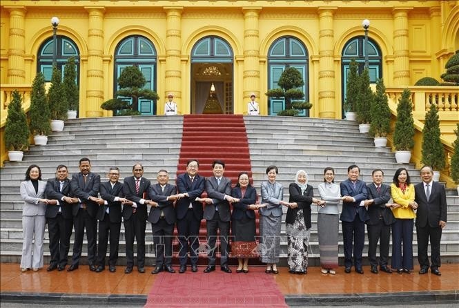 Chủ tịch nước Lương Cường với Đại sứ, Đại biện các nước ASEAN và Timor – Leste tại Việt Nam. Ảnh: Lâm Khánh/TTXVN