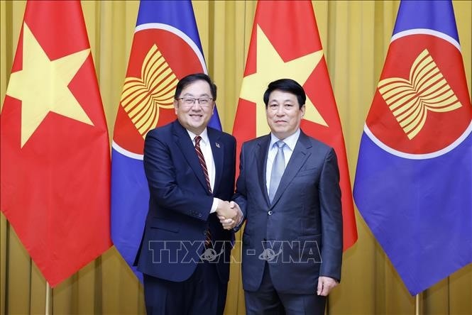 Chủ tịch nước Lương Cường với Đại sứ Malaysia tại Việt Nam Dato' Tan Yang Thai. Ảnh: Lâm Khánh/TTXVN