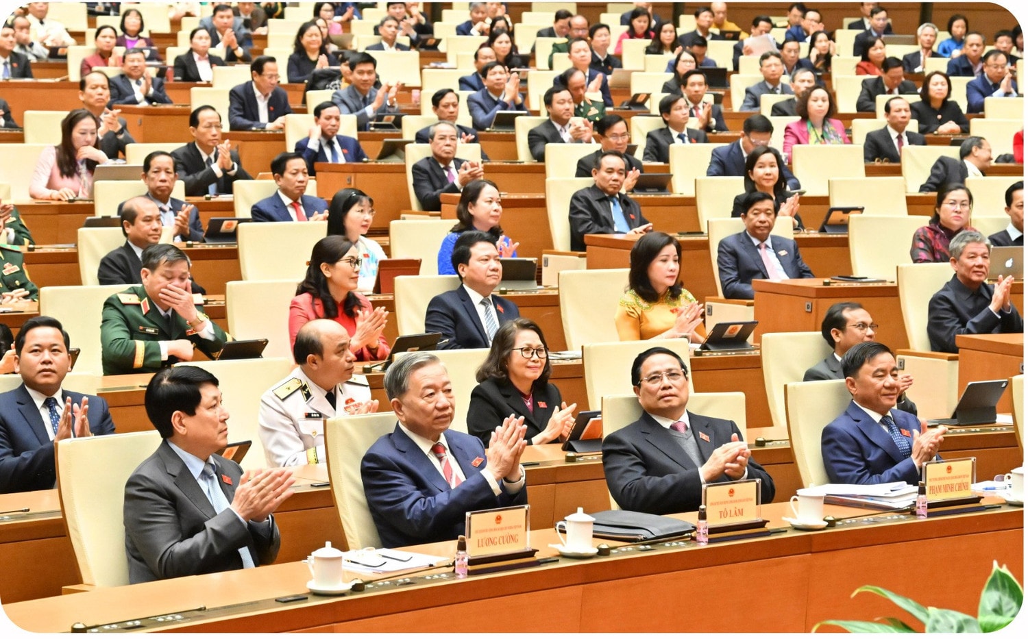 dai-bieu-a2-2.jpg