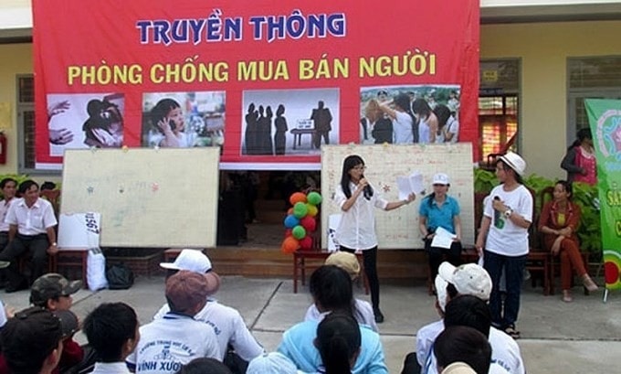 hong-chong-mua-ban-nguoi-nfoe.jpg