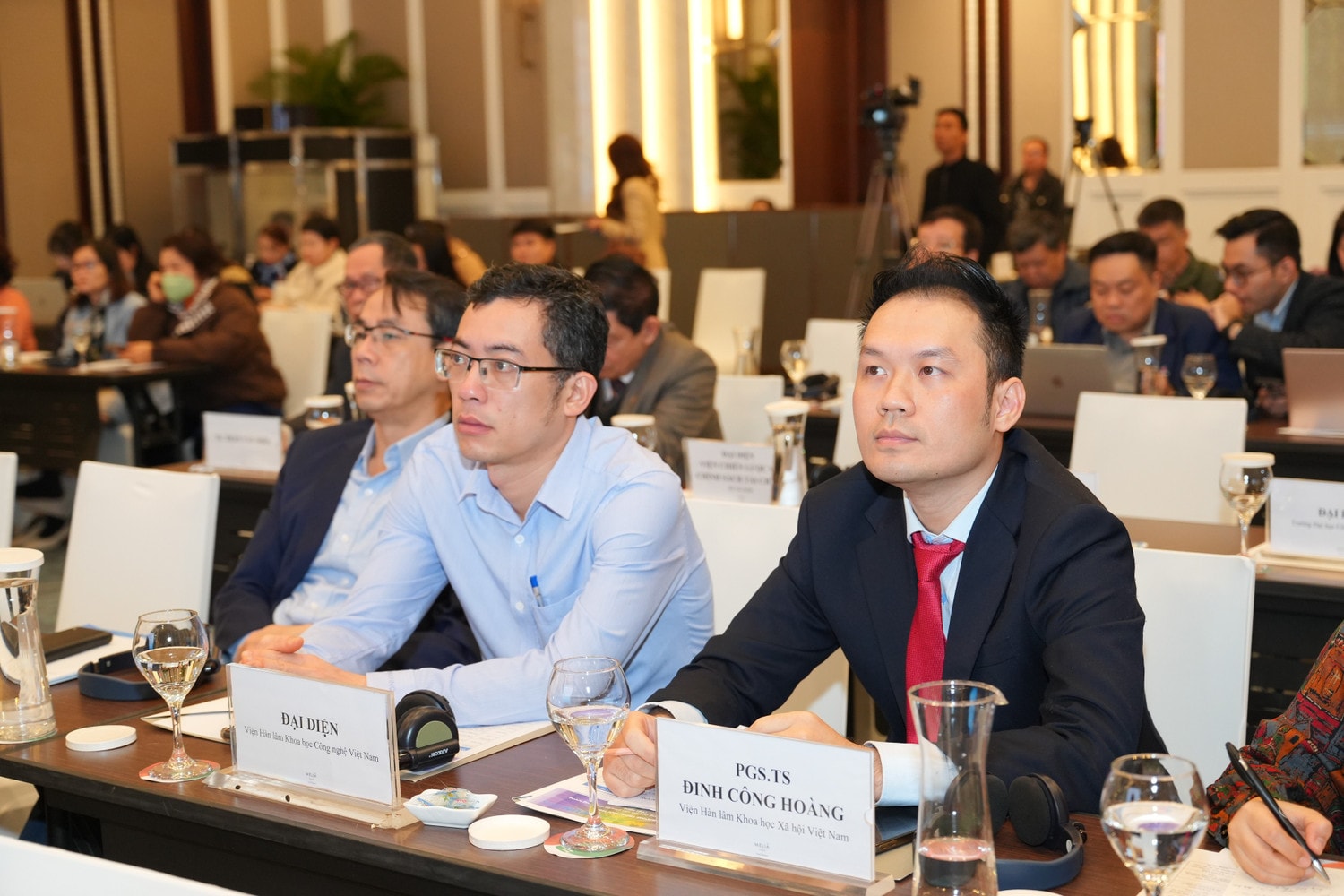 Các đại biểu tham dự hội thảo