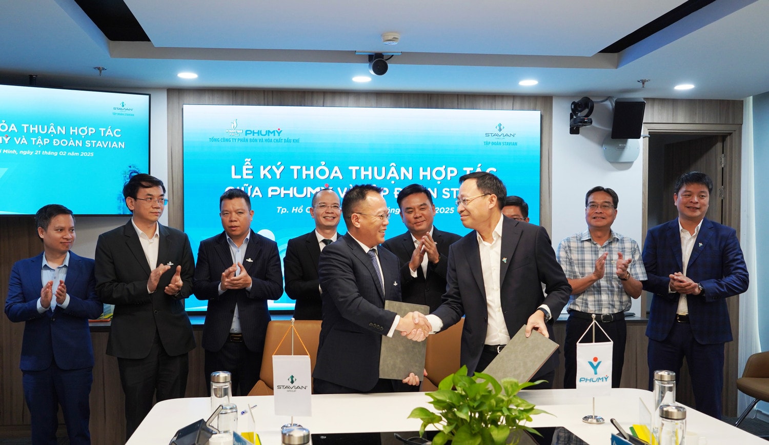 phu-my-va-tap-doan-stavian-ky-thoa-thuan-hop-tac-ve-hoa-chat-va-hat-nhua-2.jpg