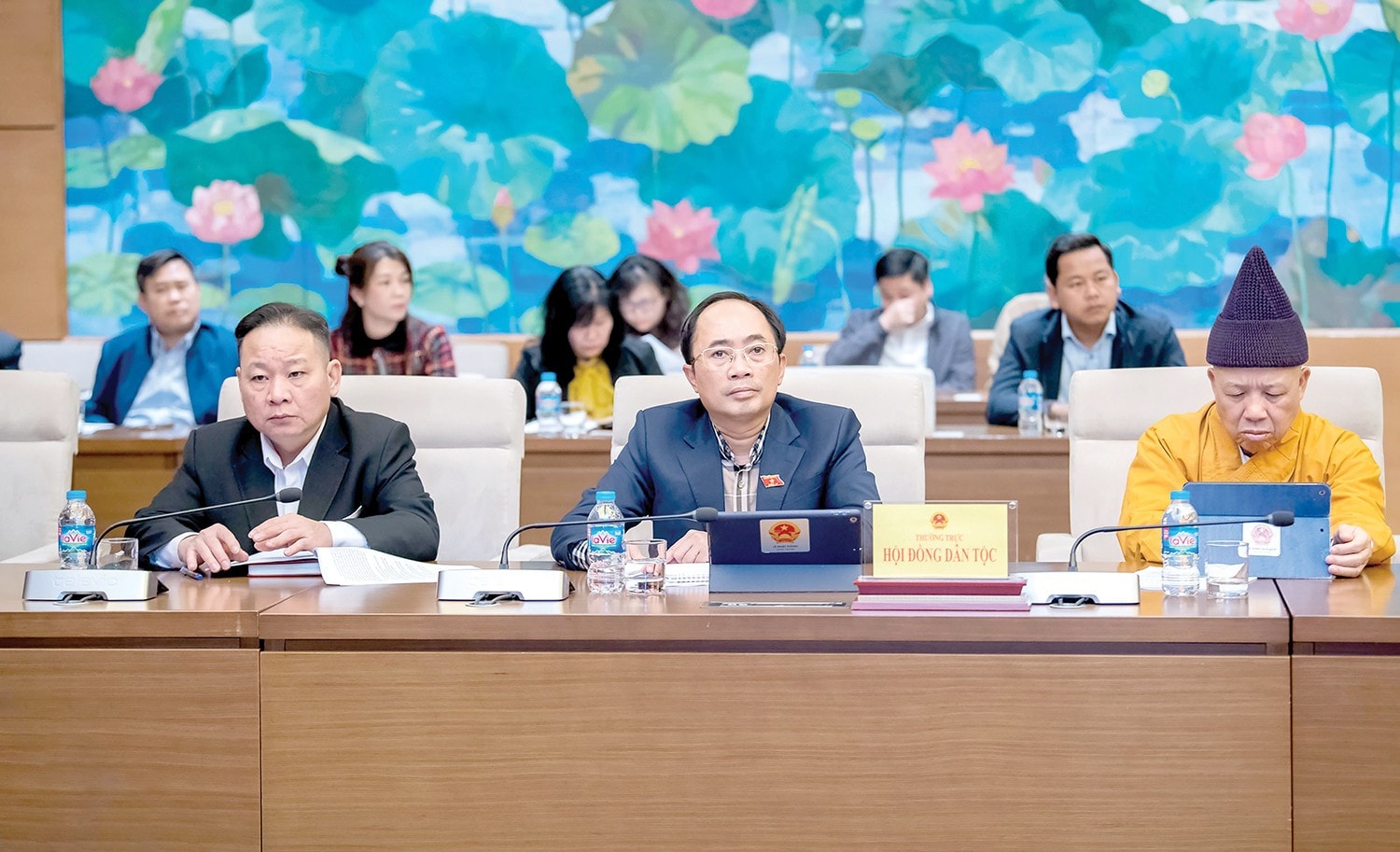 Các đại biểu tham dự phiên họp. Ảnh: Nghĩa Đức