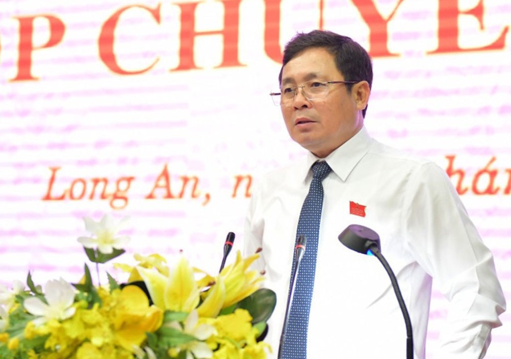 Phó Chủ tịch phụ trách HĐND tỉnh Mai Văn Nhiều phát biểu bế mạc kỳ họp