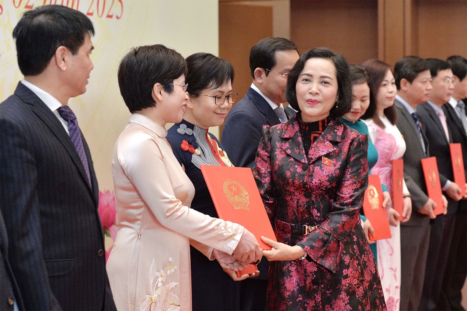 pctqh-nguyenthithanh-trao-a2.jpg