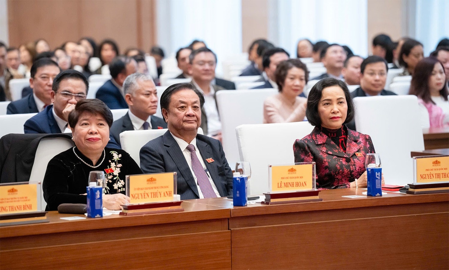 Phó Chủ tịch Quốc hội Nguyễn Thị Thanh, Phó Chủ tịch Quốc hội Lê Minh Hoan và các đại biểu dự Lễ công bố. Ảnh: Hồ Long