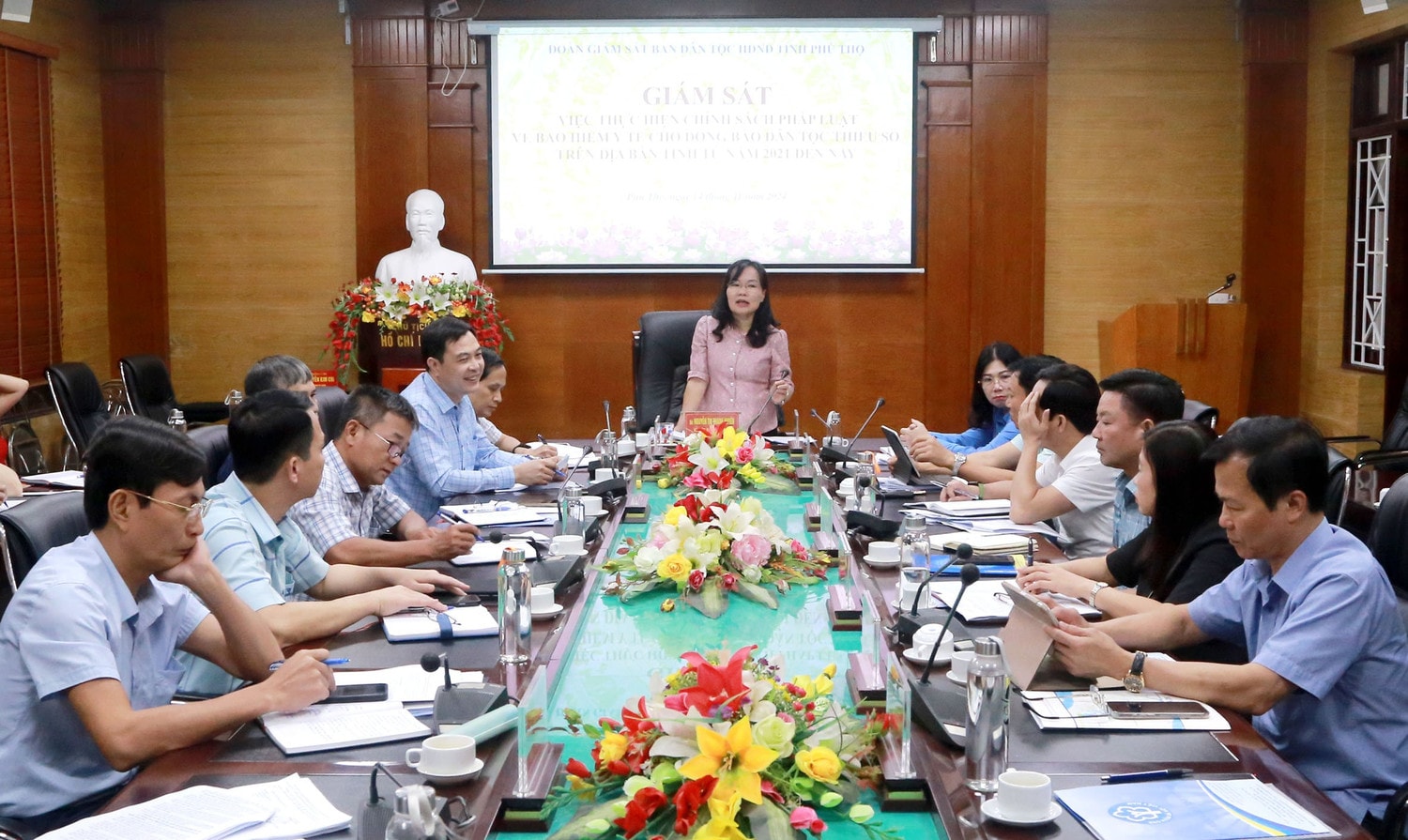 Toàn cảnh buổi giám sát