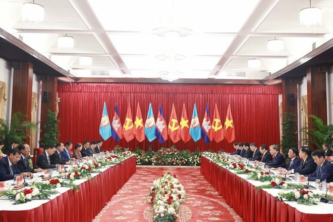 At the high-level meeting between the Political Bureau of the Communist Party of Vietnam (CPV), and the Standing Committee of the Cambodian People's Party (CPP). (Photo: VNA) At the high-level meeting between the Political Bureau of the Communist Party of Vietnam (CPV), and the Standing Committee of the Cambodian People's Party (CPP). (Photo: VNA)
