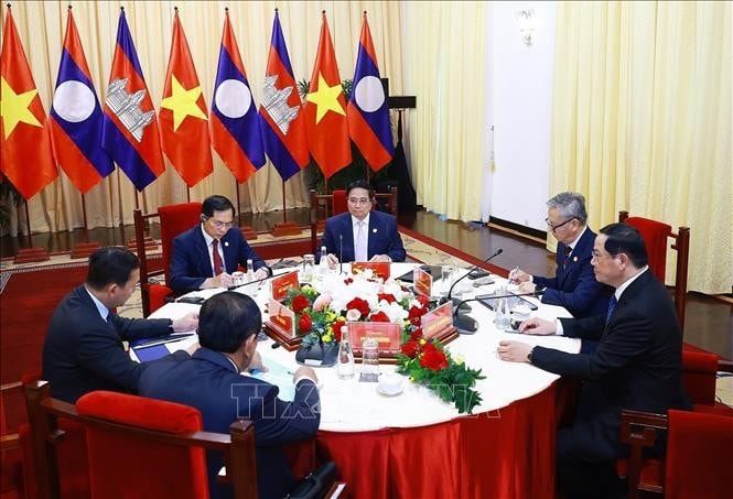 Thủ tướng ba nước Việt Nam - Lào - Campuchia họp triển khai Kết luận Cuộc gặp giữa ba Người đứng đầu ba Đảng. Ảnh: Dương Giang/TTXVN