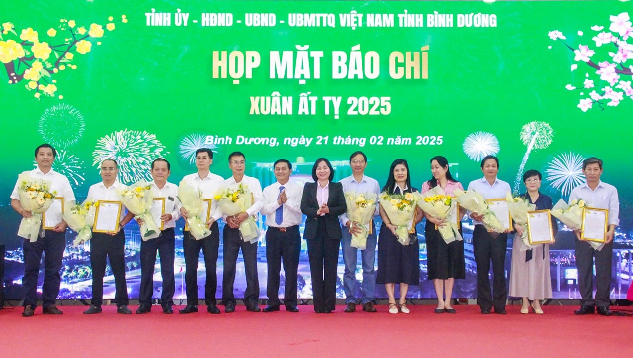 gap-mat-bao-chi-1.jpg