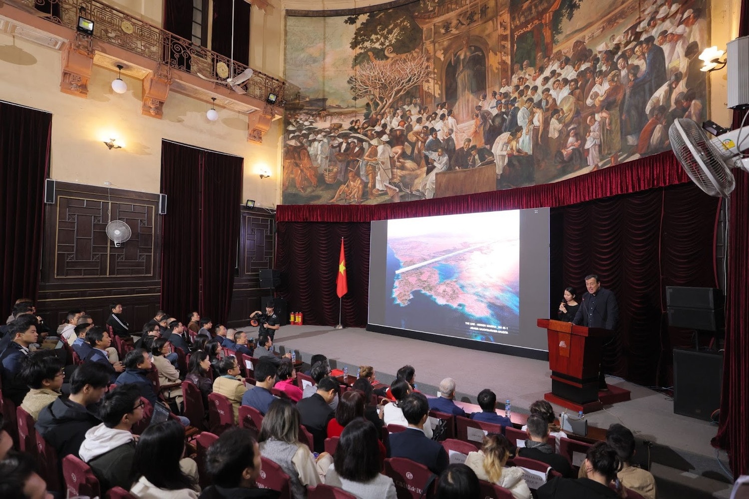 creatalk-tribute-architecture-as-a-form-of-dialogue-doi-thoai-kien-truc-xuyen-bien-gioi-cung-gs-kts-marco-casamonti-2.jpg
