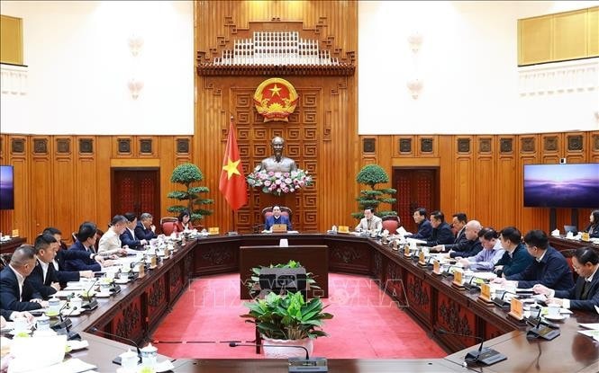 Thủ tướng Phạm Minh Chính chủ trì họp về dự án đường kết nối Sân bay Gia Bình (Bắc Ninh) với Hà Nội. Ảnh: Dương Giang/TTXVN
