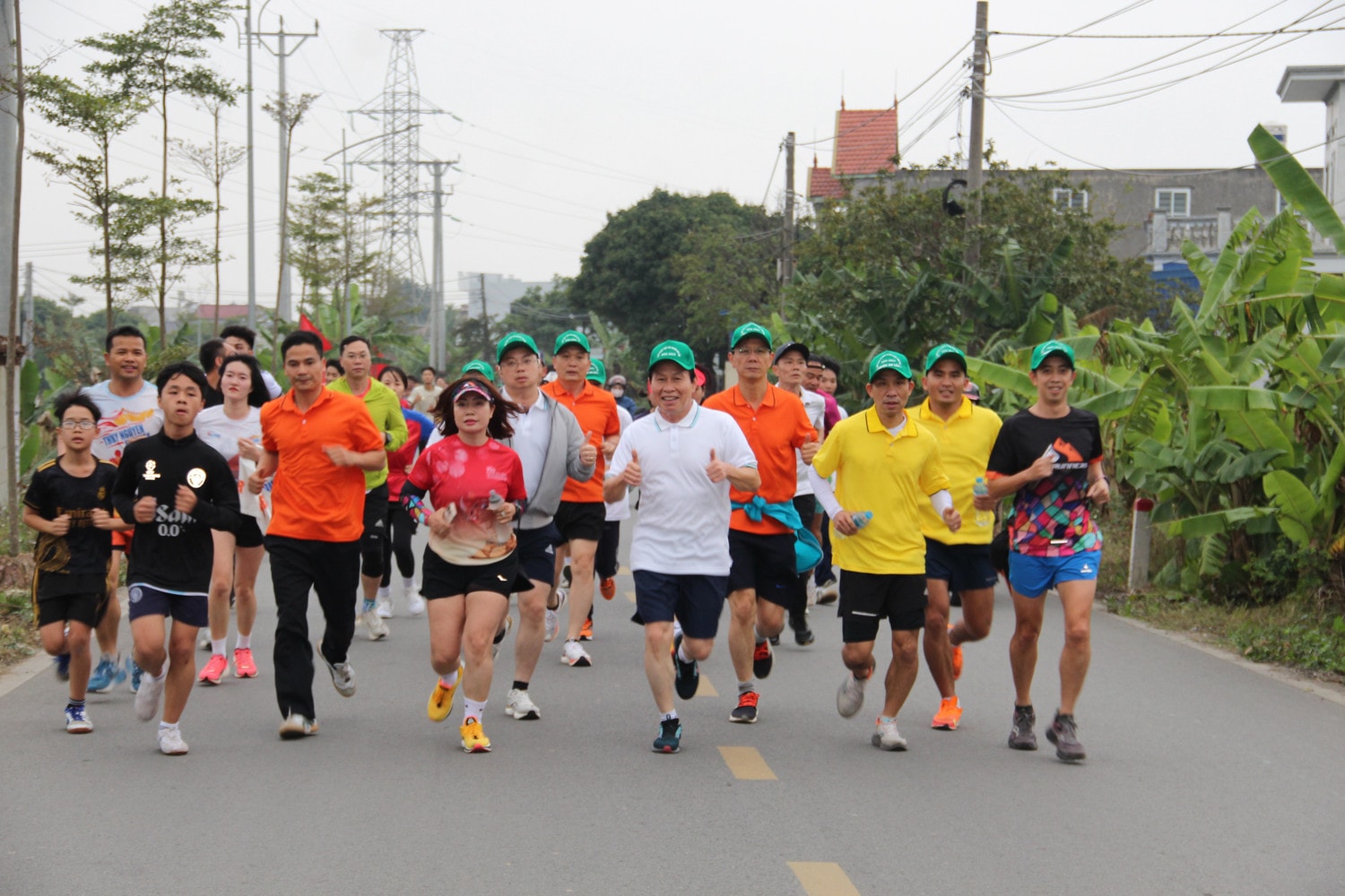 Các vận động viên trên đường chạy giải việt dã huyện An Lão năm 2025. Ảnh: Việt Cường