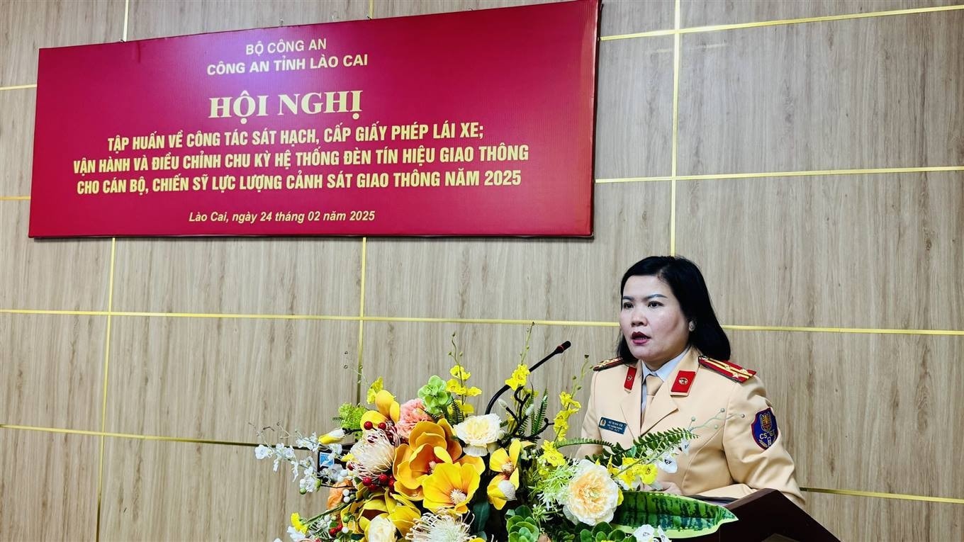 anh-6-thuong-ta-vu-thi-hai-yen-pho-truong-phong-canh-sat-giao-thong-phat-bieu.jpg