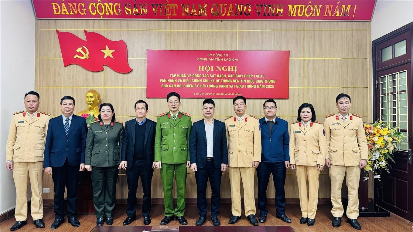 anh-7-cac-dai-bieu-chup-anh-luu-niem.jpg