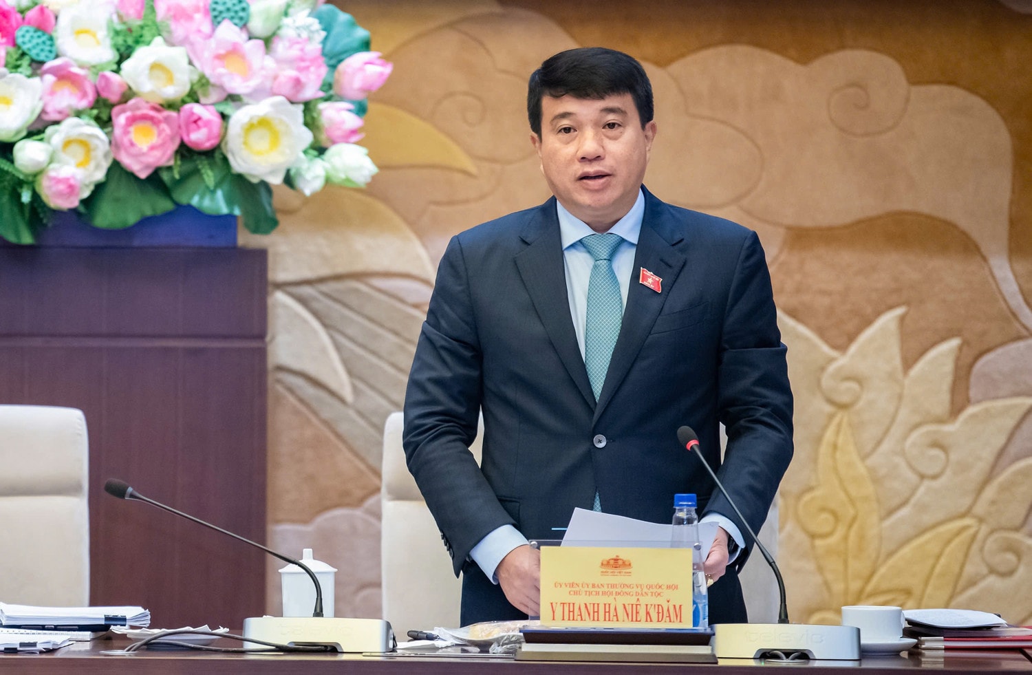 Chủ tịch Hội đồng Dân tộc Y Thanh Hà Niê K'đăm phát biểu
