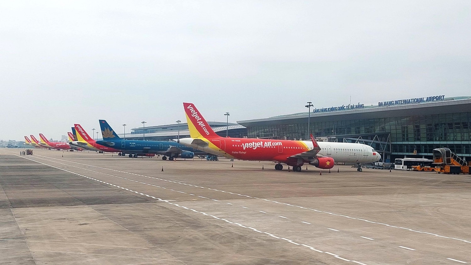 anh-cang-hang-khong-quoc-te-2952-955.jpg