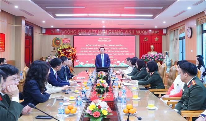 Trưởng Ban Tuyên giáo và Dân vận Trung ương Nguyễn Trọng Nghĩa phát biểu tại buổi làm việc. Ảnh: Phương Hoa/TTXVN