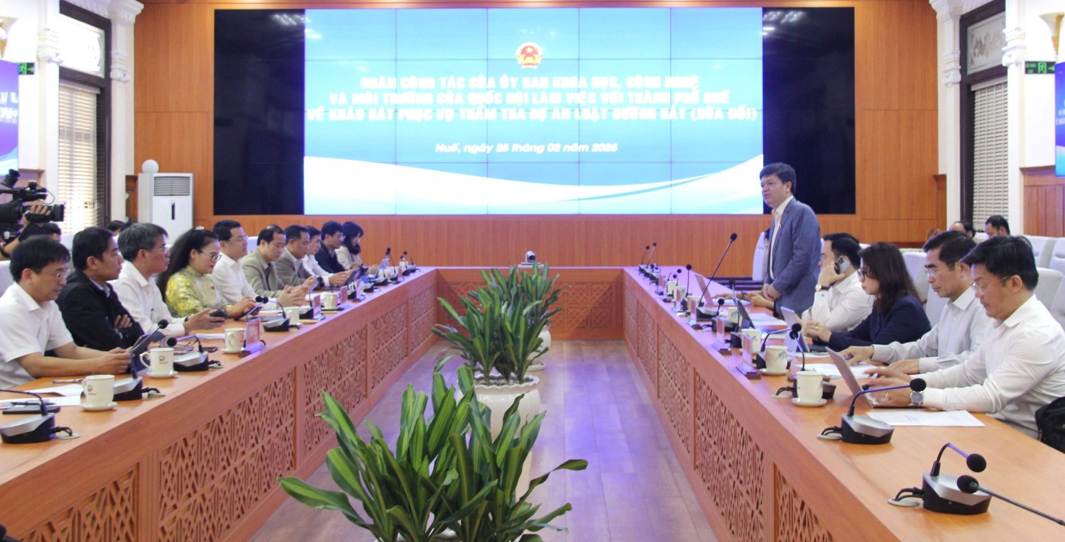 Đoàn khảo sát của Ủy ban Khoa học, Công nghệ và Môi trường làm việc với UBND TP. Đà Nẵng