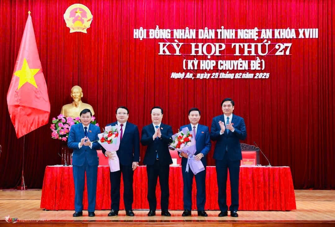 Ông Hoàng Phú Hiền và ông Phùng Thành Vinh được bầu giữ chức Phó Chủ tịch UBND tỉnh Nghệ An nhiệm kỳ 2021-2026