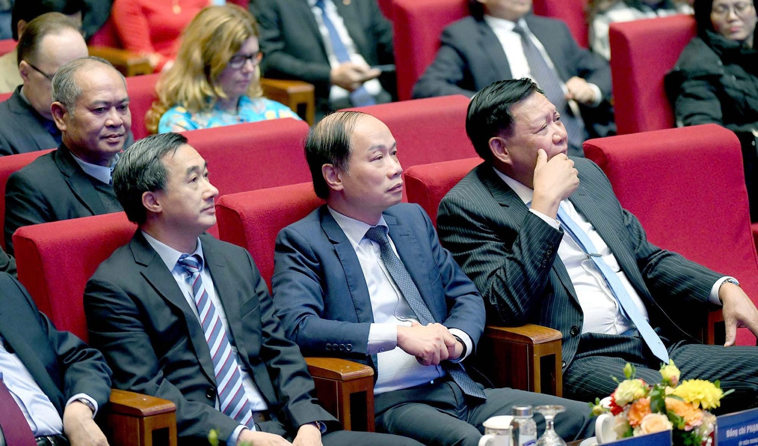 Các đại biểu dự buổi lễ. Ảnh: Lâm Hiển