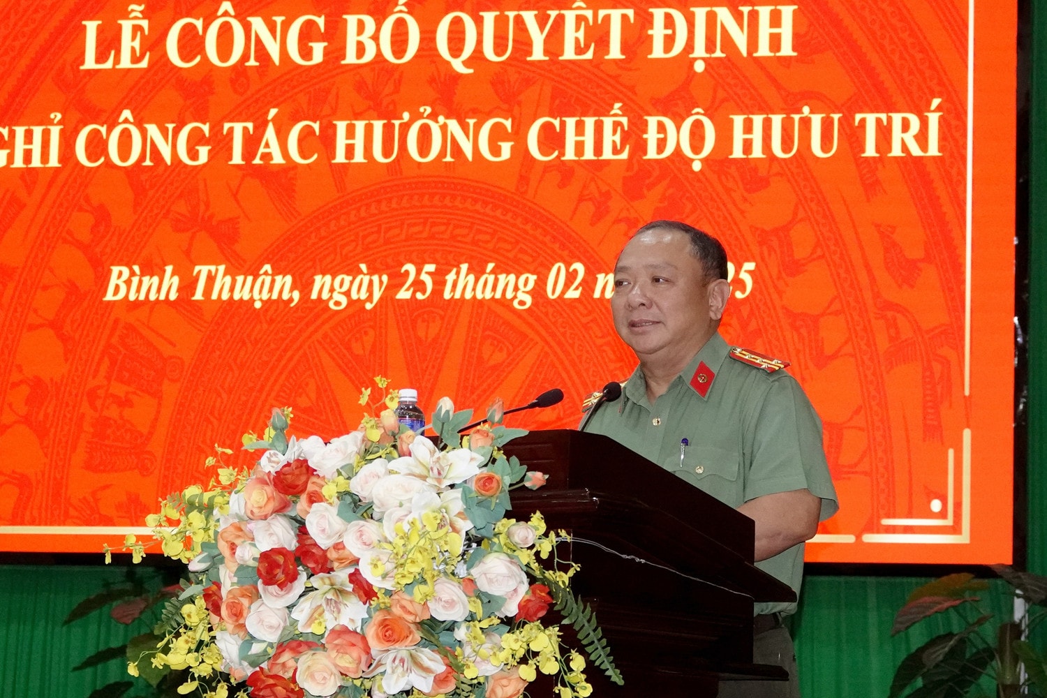 5dao-ta-le-quan-nhan-bi-thu-dang-uy-giam-doc-cong-an-tinh-phat-bieu-tai-buoi-le.jpg