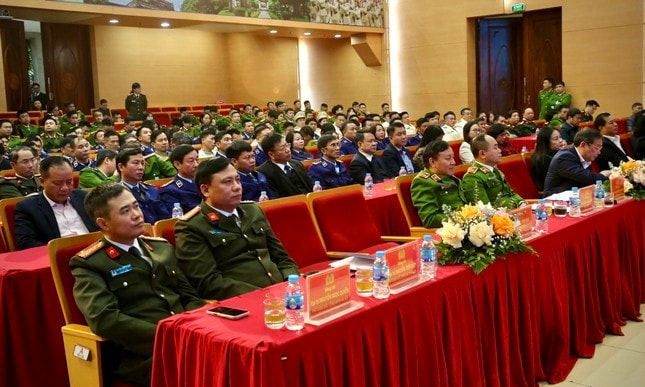 Đại diện lãnh đạo các đơn vị và Công an TP Hà Nội dự Hội nghị.