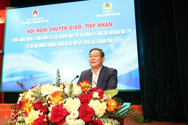 Phó Chủ tịch Thường trực UBND TP Hà Nội Lê Hồng Sơn phát biểu tại Hội nghị.