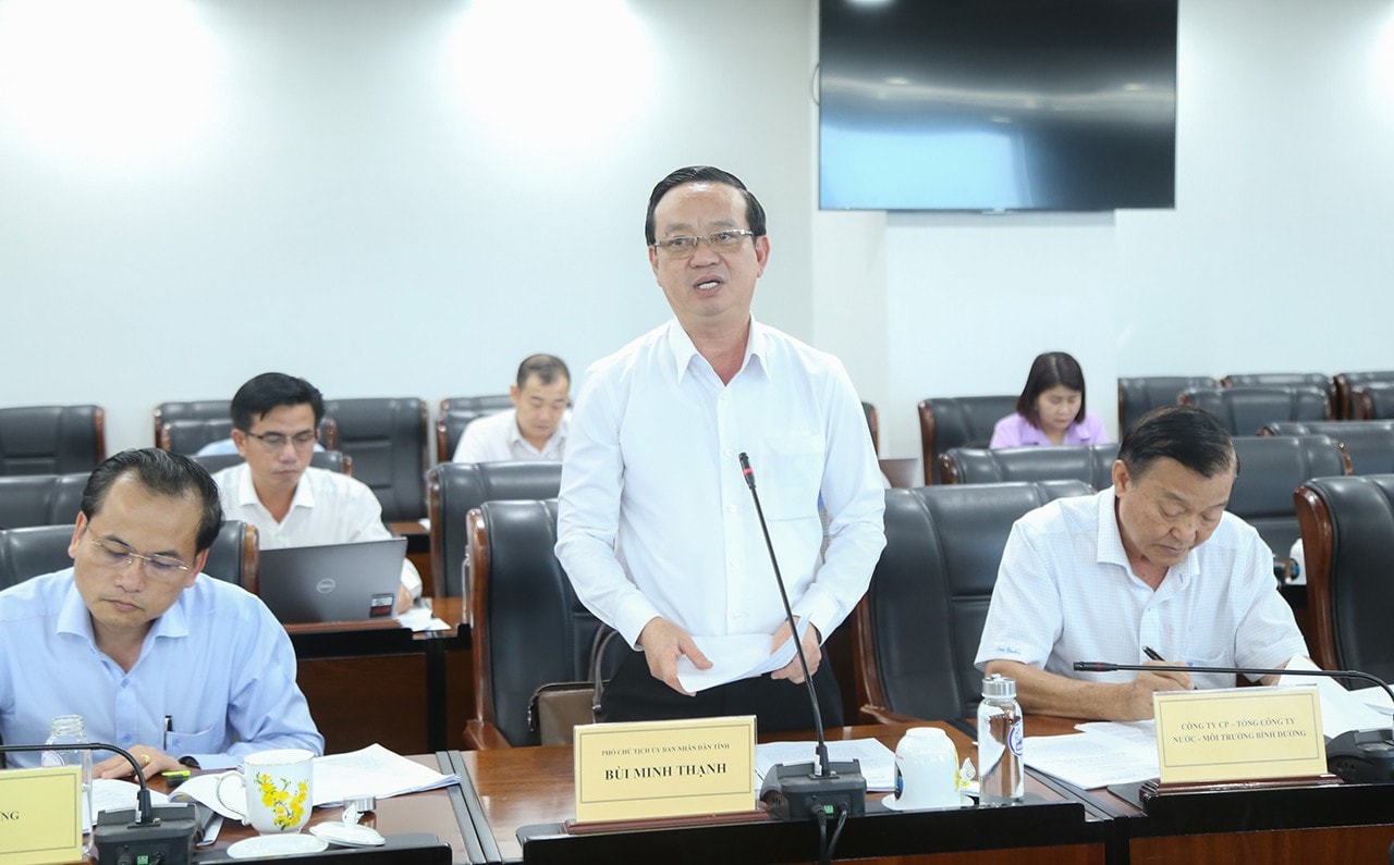 Phó Chủ tịch UBND tỉnh Bình Dương Bùi Minh Thạnh phát biểu tại cuộc làm việc