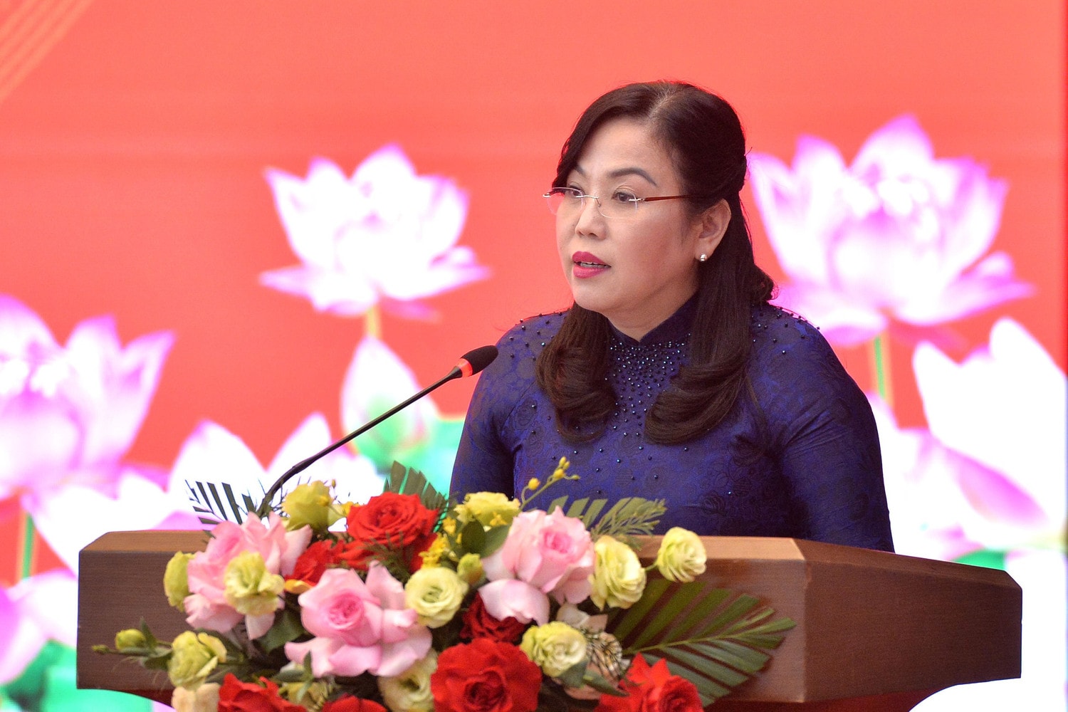 Chủ nhiệm Ủy ban Công tác đại biểu Nguyễn Thanh Hải công bố các quyết định thành lập 11 Đảng bộ trực thuộc Đảng ủy Quốc hội. Ảnh: Hồ Long
