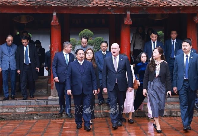 Thủ tướng Phạm Minh Chính và Thủ tướng New Zealand Christopher Luxon thăm Khu di tích Văn Miếu - Quốc Tử Giám (Hà Nội). Ảnh: Dương Giang/TTXVN