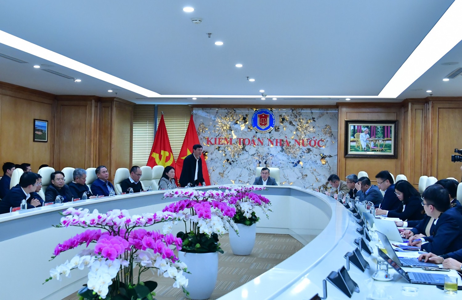 quang-canh-hop-anh-nguyen-ly.jpg