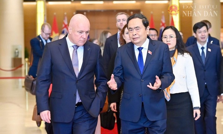 NA Chairman Tran Thanh Man receives New Zealand PM Luxon. Photo: Lam Hien ctqh-a8-8659.jpg