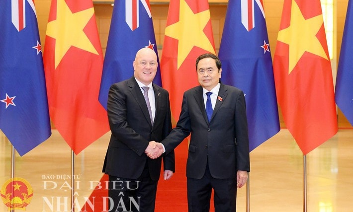 NA Chairman Tran Thanh Man receives New Zealand PM Luxon. Photo: Lam Hien ctqh-a3.jpg