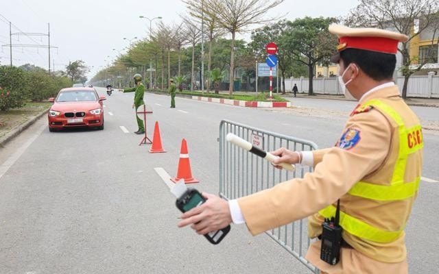canh-sat-giao-thong-vneconomyautomotive.jpg