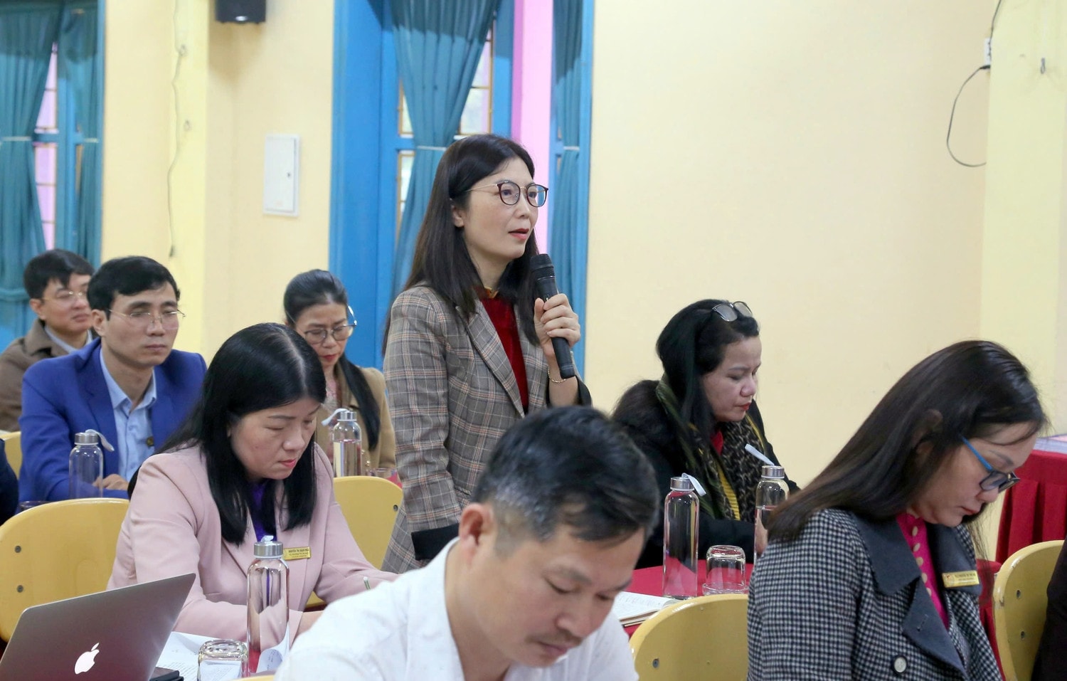 co-giao-truong-thi-thu-hien-truong-thpt-le-loi-tinh-quang-tri-chia-se-ve-nhung-dieu-duoc-vo-cung-lon-cua-thong-tu-29.jpg
