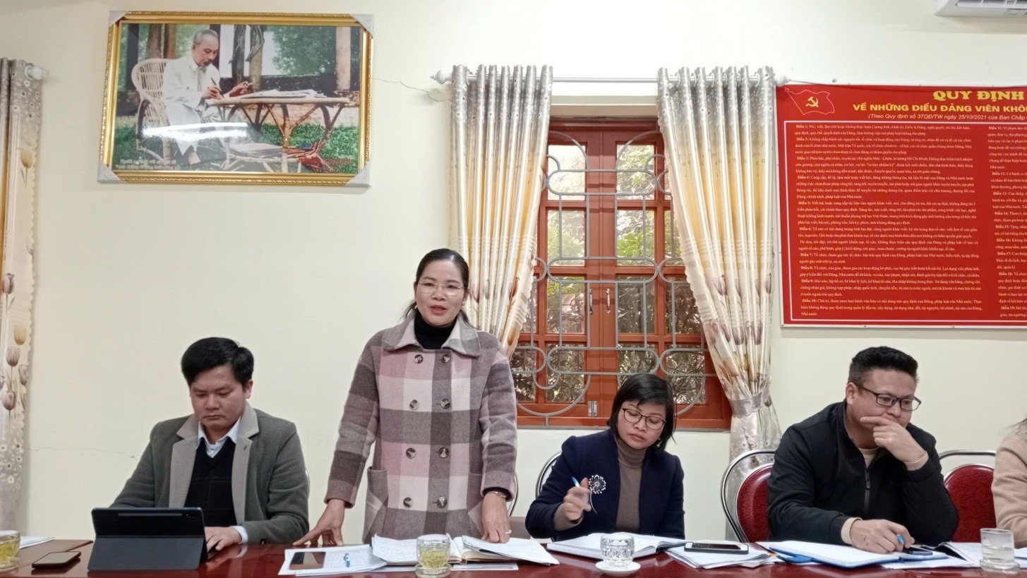 Lãnh đạo huyện Lộc Bình làm rõ thêm một số nội dung Đoàn khảo sát quan tâm. Ảnh: Lý Lê