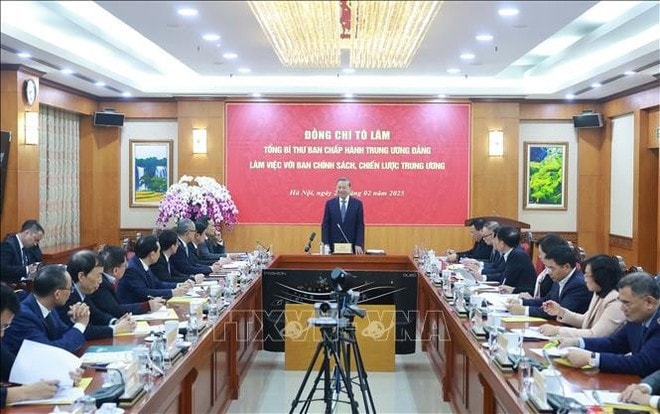 An overview of General Secretary To Lam's meeting with the Party Central Committee's Commission for Policies and Strategies on February 24. (Photo: VNA) An overview of General Secretary To Lam's meeting with the Party Central Committee's Commission for Policies and Strategies on February 24. (Photo: VNA)