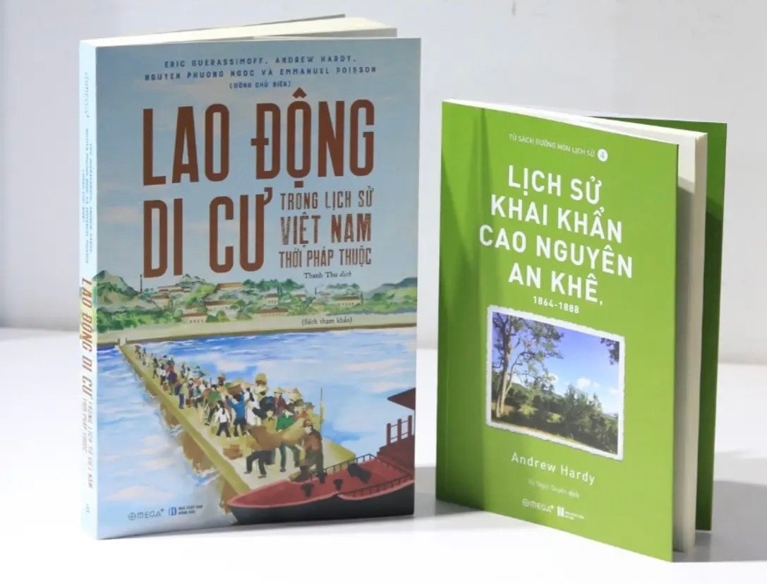 Hai cuốn sách viết về di cư trong lịch sử Việt Nam